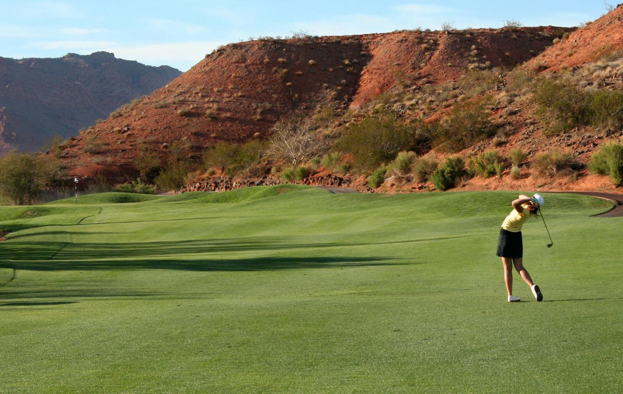 Golfer's Oasis At Hawk Ridge *